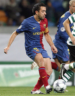 Xavi, durante un partido de Champions. (Foto: EFE)