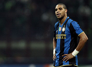 Adriano, con la camiseta del Inter. (Foto: REUTERS)