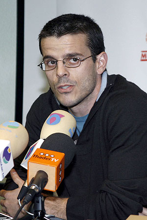 Gonzalo Martnez, en la rueda de prensa en la que anunci su retirada. (Foto: EFE)