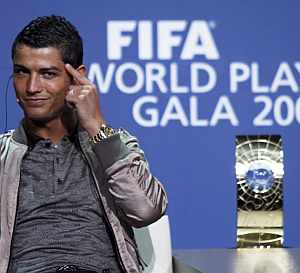 Cristiano Ronaldo, durante la rueda de prensa previa a la gala de la FIFA. (Foto: EFE)