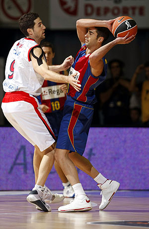 Vidal defiende a Navarro en el nico precedente ACB de la temporada. (Foto: ACB)