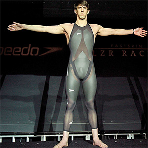 Michael Phelps, con el baador LZR. (Foto: EL MUNDO)
