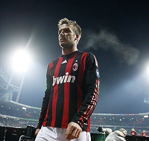 David Beckham, durante un partido con el Milan. (REUTERS)