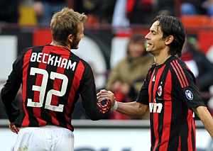 Inzaghi y Beckham celebran uno de los goles. (Foto: AFP)
