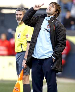 Pochettino mira al cielo durante el encuentro ante Osasuna. (Foto: EFE)