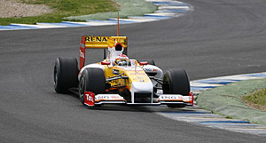 Fernando Alonso en los entrenamientos de Jerez (Foto: REUTERS).