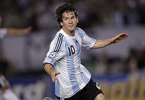 Messi, con el nmero 10 en su camiseta albiceleste. (EFE)