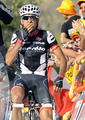 Carlos Sastre, en la linea de meta del Vesubio. (Foto: AFP)