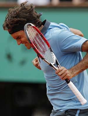 Federer celebra su remontada ante Haas. (AFP)