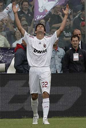 Kaká, en un partido con el Milan. (Foto: AFP)