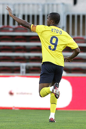 Samuel Eto'o celebra un gol con el Barcelona. (Foto: Reuters)