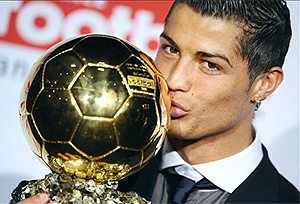 Cristiano Ronaldo, con el Baln de Oro.
