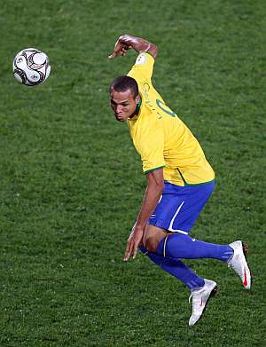 Luis Fabiano, en el encuentro entre Brasil e Italia en la Copa Confederaciones. (Foto: EFE)