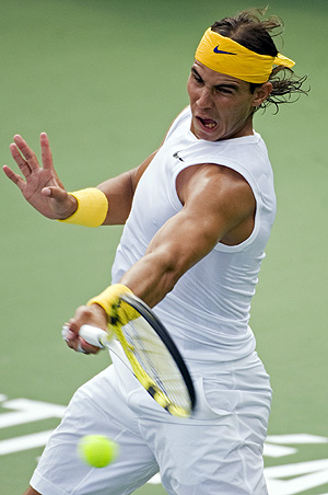 Rafa Nadal, durante el partido de dobles ante la pareja serbia. (Foto: AP)