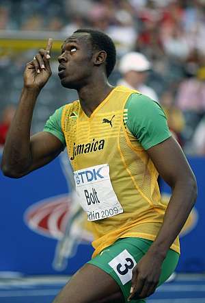 Usain Bolt, en la segunda ronda de los 200m de los Mundiales de Atletismo Berlin09. (EFE)