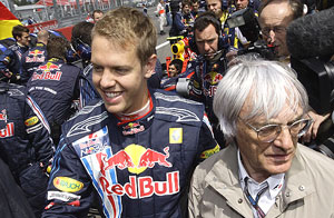 Vettel junto a Ecclestone. (Foto: REUTERS)