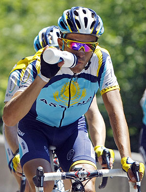 Contador, en una etapa del Tour (Foto: REUTERS)
