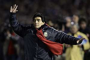 Maradona tras el partido ante Uruguay. (FOTO: AP)