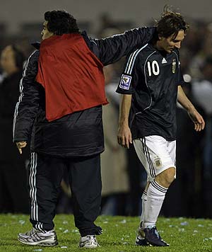 Messi fue cambiado por Tvez en el minuto 85 del partido disputado ante Uruguay (Foto: AP)