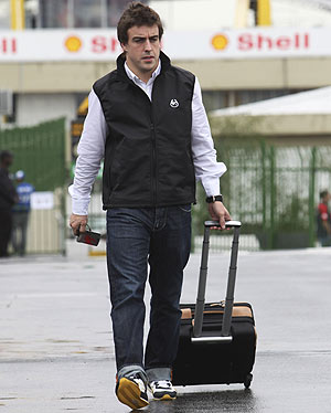Alonso llega al circuito de Interlagos, en Brasil. (Foto: AP)