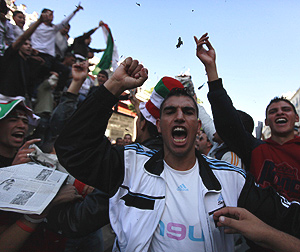 Aficionados argelinos, tras el ltimo Egipto-Argelia. (Foto: REUTERS)
