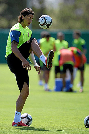 Ibrahimovic, en un entrenamiento del Barcelona. (Foto: EFE)
