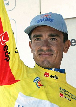 Imagen de archivo de la Vuelta a Portugal 2007, cuando Jiménez corría en el Karpin-Galicia. (EFE)