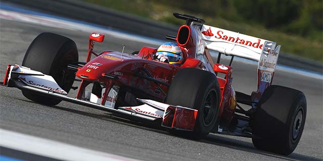 Fernando Alonso, con el F-60, en el circuito de Paul Ricard. (Foto: Banco Santander)