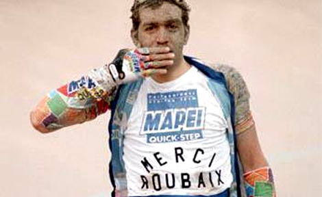 Ballerini se despide de Roubaix, su amada, en 2001.