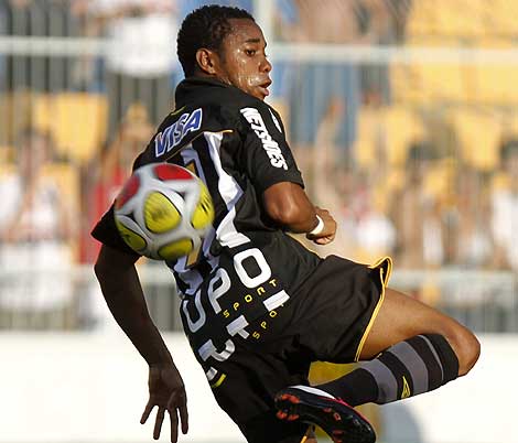 Robinho, en su debut con el Santos. | Ap