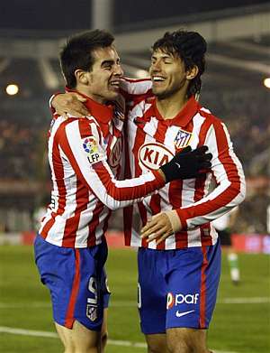 Jurado y Agero celebran uno de los goles. (Foto: EFE)