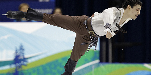 El espaol Javier Fernndez durante su actuacin en la final de patinaje artstico masculino. (AP)