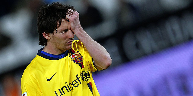Messi lamenta una ocasin errada durante el encuentro. (Foto: AFP)