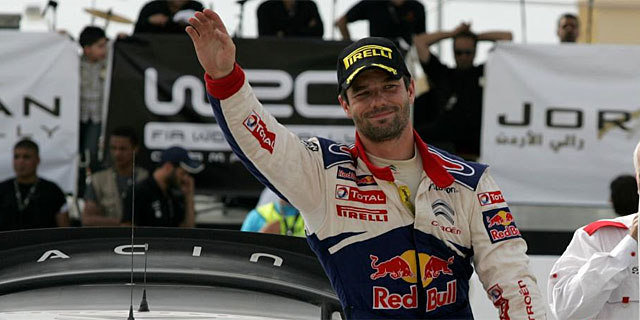 Sebastien Loeb celebra su victoria en el Rally de Jordania. (AP)