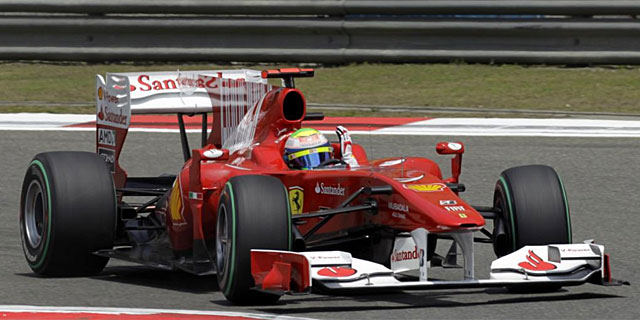 El Ferrari de Felipe Massa, durante un entrenamiento. | Reuters