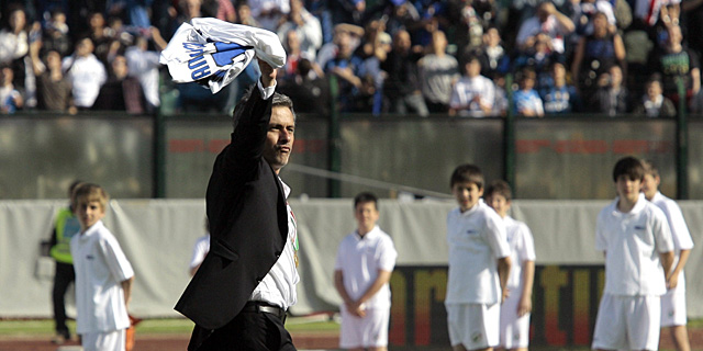 Mourinhom, durante la celebracin del ttulo del Inter en Siena. | Reuters