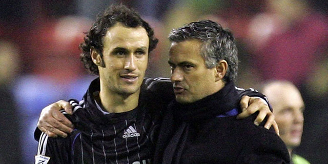 Mourinho, con Ricardo Carvalho cuando entrenaba al Chelsea. | Agencias