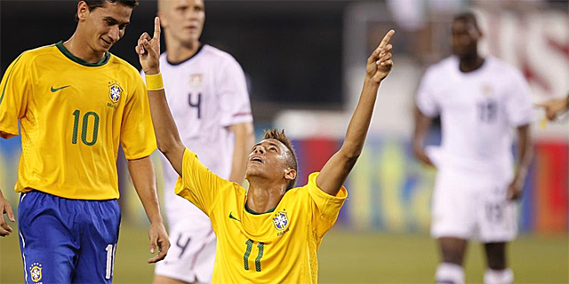 Neymar celebra un gol con la canarinha en el amistoso frente a Estados Unidos la semana pasada. | Afp