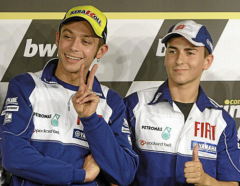 Rossi (i) y Lorenzo, juntos en una rueda de prensa. | Ap