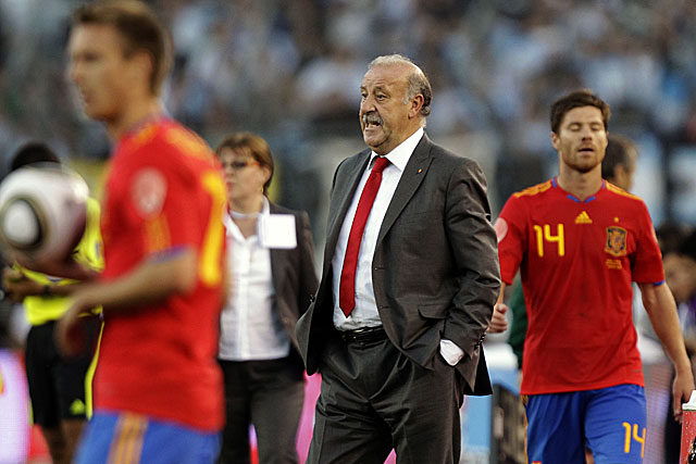 Vicente del Bosque, durante el partido ante Argentina. (Foto: AP)