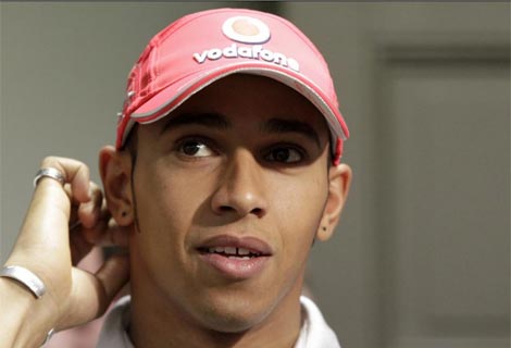 Lewis Hamilton durante una comparecencia pblica. Foto: Reuters
