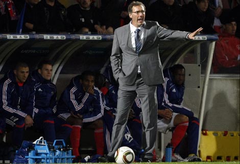 Laurent Blanc durante el ltimo partido contra Luxemburgo. Foto: AP