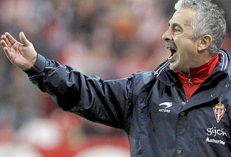 Manuel Preciado, entrenador del Sporting. (Efe)