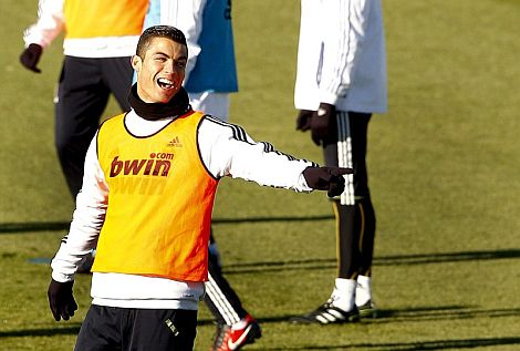 Cristiano Ronaldo, en el entrenamiento de este viernes. | Foto: Efe