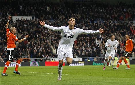 Cristiano Ronaldo celebra uno de los goles. | Ap