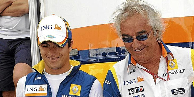 Nelson Piquet Jr. junto a Flavio Briatore en su etapa como piloto de Renault. | Ap