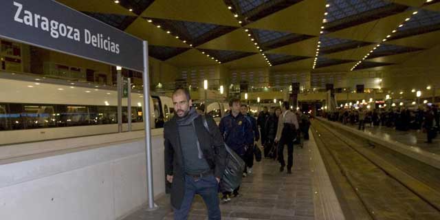 Guardiola, en el comentado viaje a Pamplona. (EFE)