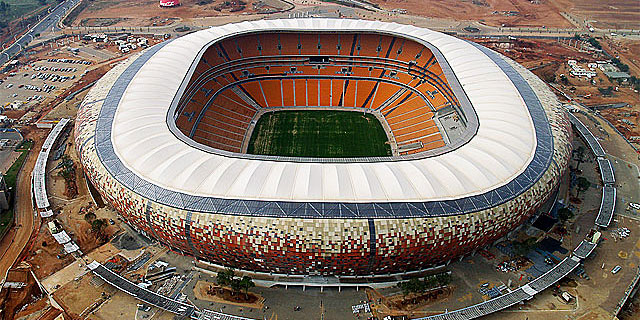 Vista exterior del Soccer City de Johannesburgo.