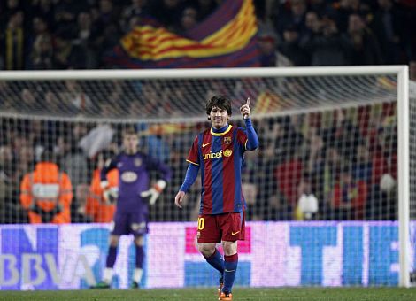 Leo Messi, tras marcar uno de sus tres goles. | Reuters