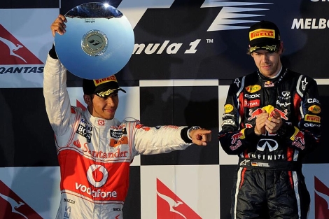 Lewis Hamilton en el podio del Gran Premio de Australia. | Afp
